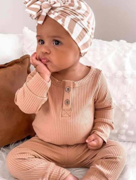 Ribbed Button Outfit
